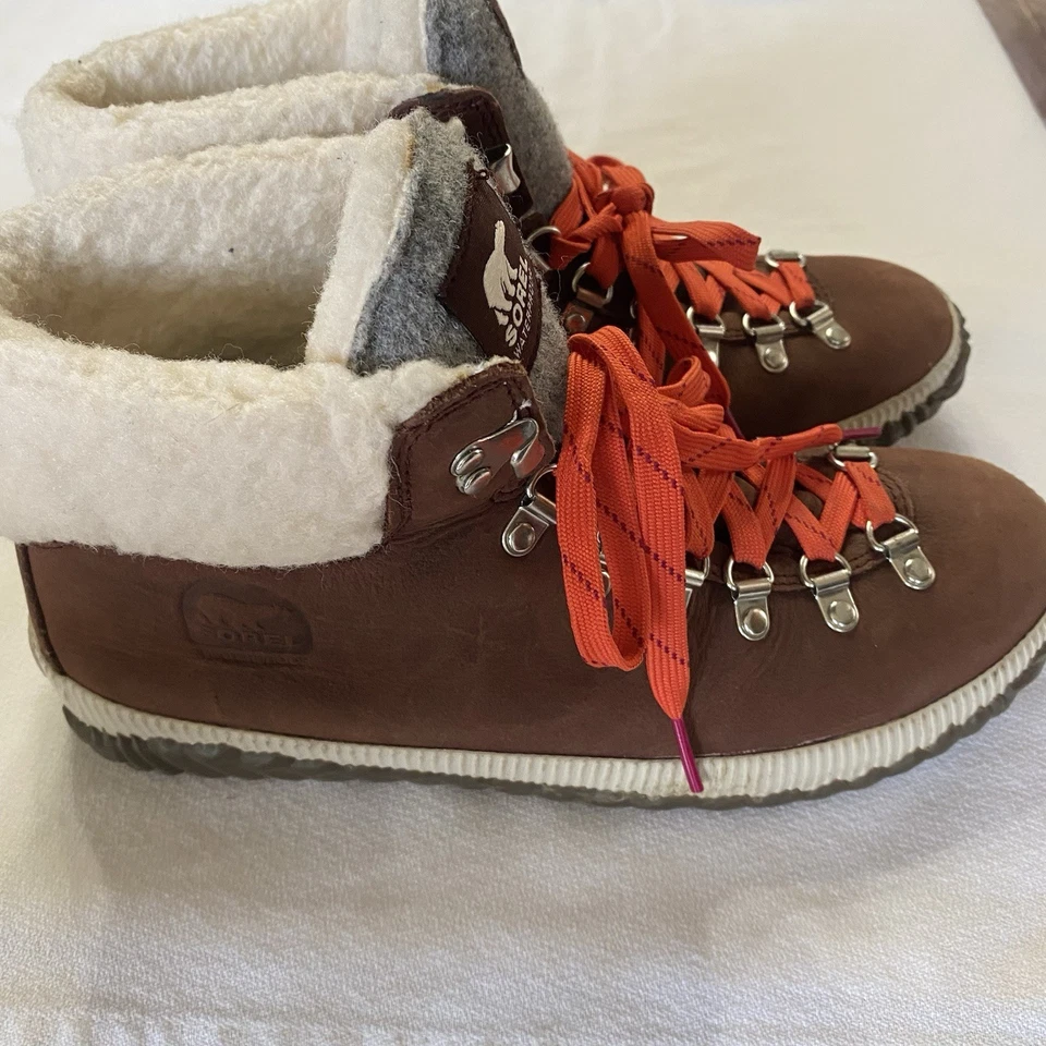 Sorel Waterproof Shearling Lined Leather Boots Size 10 Women’s - Image 4 of 4