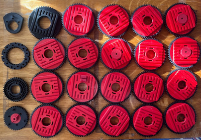 LARGE LOT OF VARIOUS FISCHERTECHNIK GEARS & SPROCKETS - 20 Large Gears Plus More