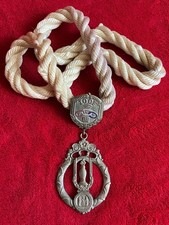 INDEPENDENT ORDER OF ODD FELLOWS IOOF FLT MEDAL BADGE on ROPE Vintage        RN