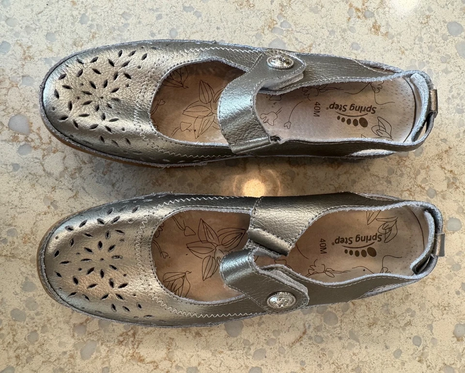 Women's Size 40/ 9.5M Silver Leather Spring Step Mary Janes, Arch Support Flats - Image 2 of 4
