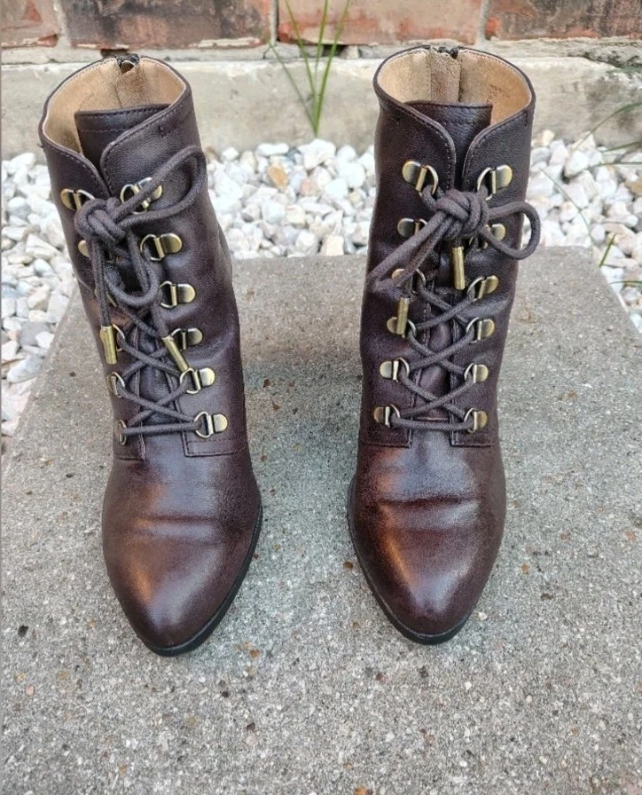 Adrienne Vittadini 棕色皮革系带战斗靴拉链 8.5M 码 — 第 2/4 张图片