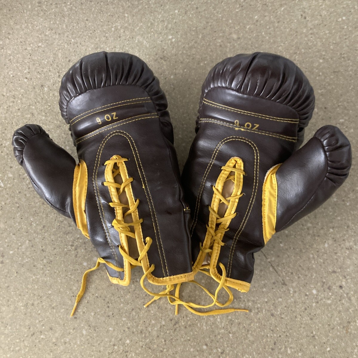 Vintage Everlast USA. 9oz Boxing Gloves Vintage Brown Leather