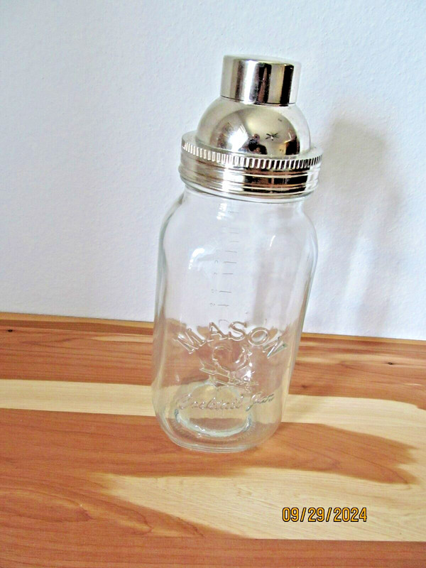 Mason Cocktail Glass Martini Shaker Bottle Shot Lid and Strainer 26 oz New