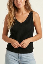 The Q2 Ribbed Knit V-Neck Tank Top