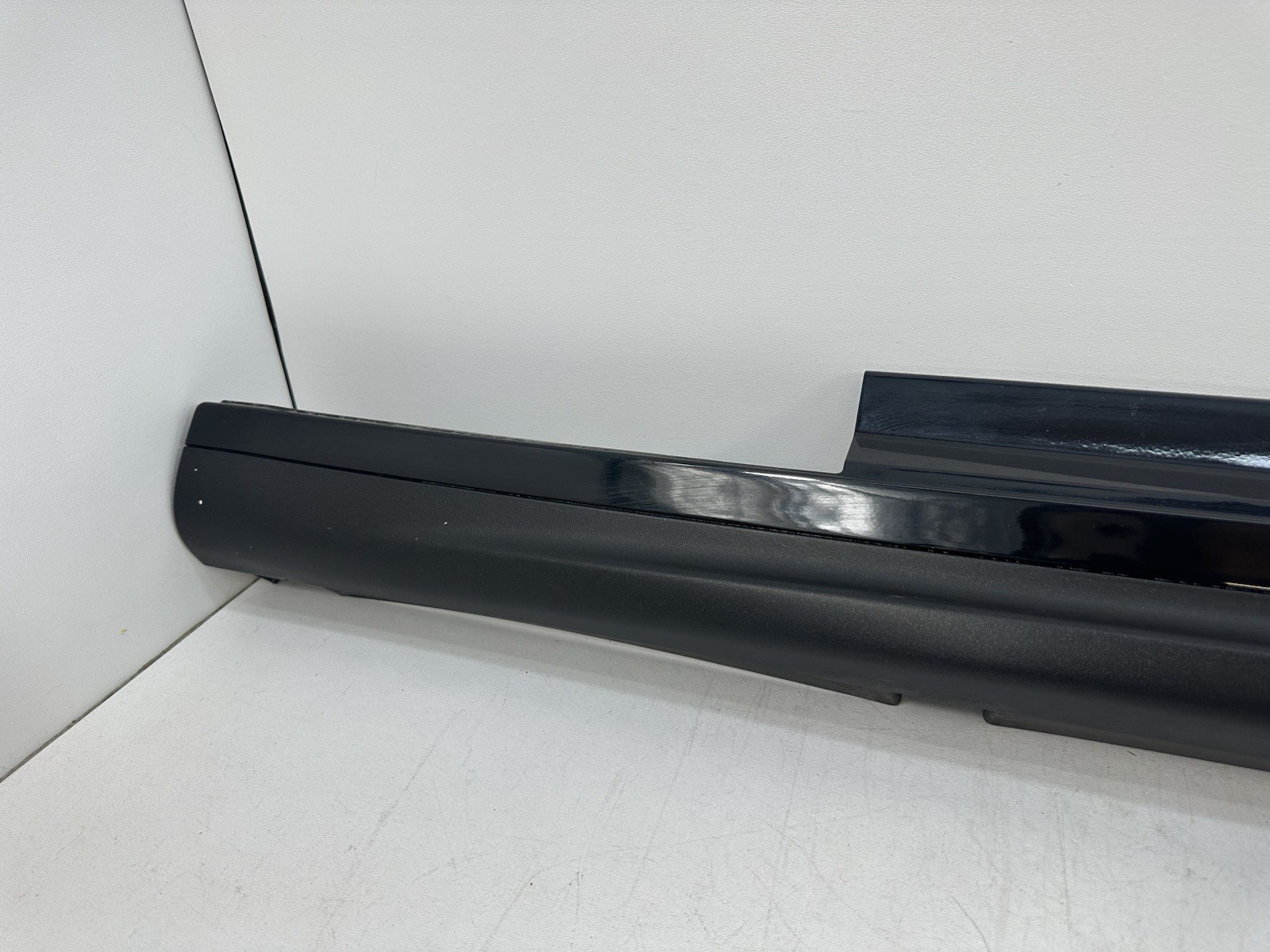 Maserati Ghibli 3.0L RWD Auto 2015 Left Side Rocker Panel Side Skirt 6700288140