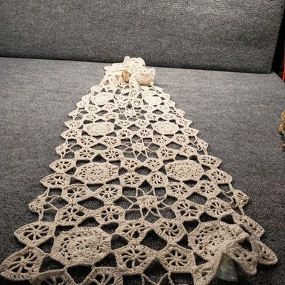 Vintage Country Living Crocheted Table Runner Floral Pattern  Cotton Ivory