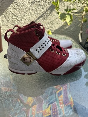 Size 9.5 - Nike Zoom LeBron 5 China