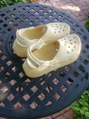 Crocs Classic Hiker Xscape Clogs In Vanilla Size US 9M/11W NEW Crocs Classic Hiker Xscape Sandals vanilla Men main image 3