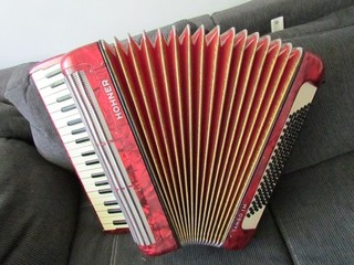 Acordeón Hohner Tango IM. Bajo 96