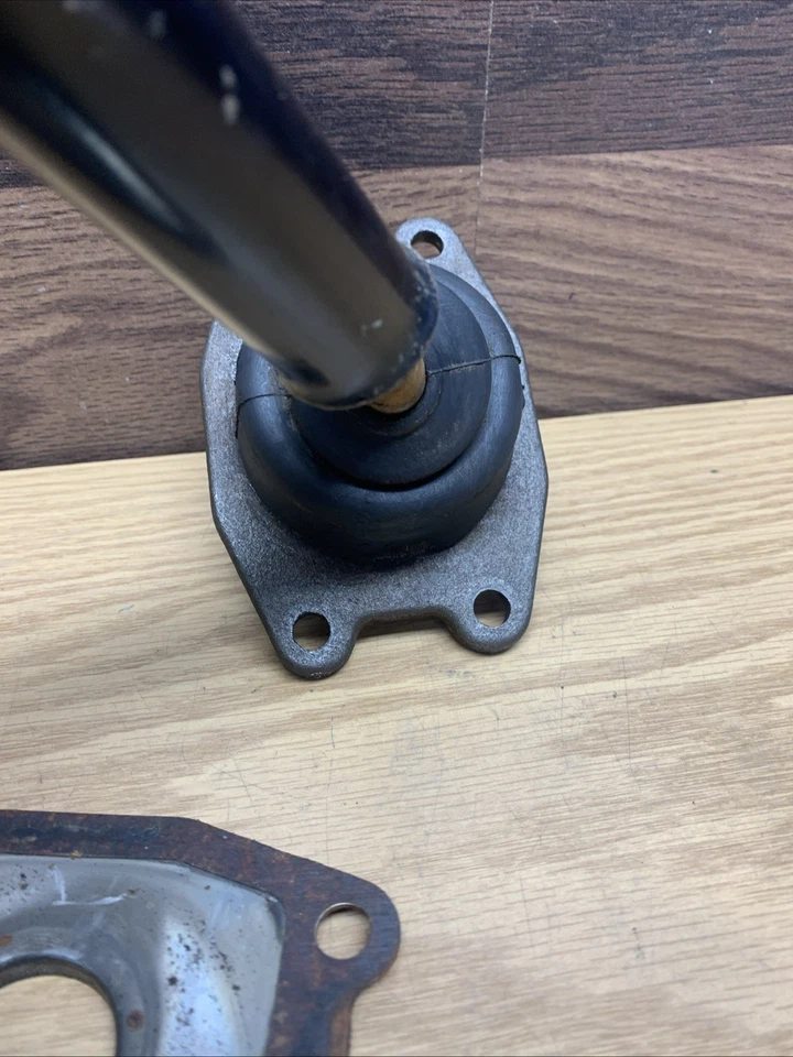 84-88 Toyota Pickup 4runner RF1A Transfer Case Shifter Shift Lever  - Image 3 of 4