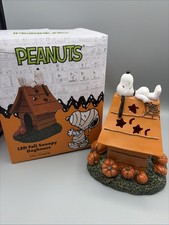 Peanuts Snoopy Halloween LED Light Up Doghouse Pumpkins Decor NEW - See Video