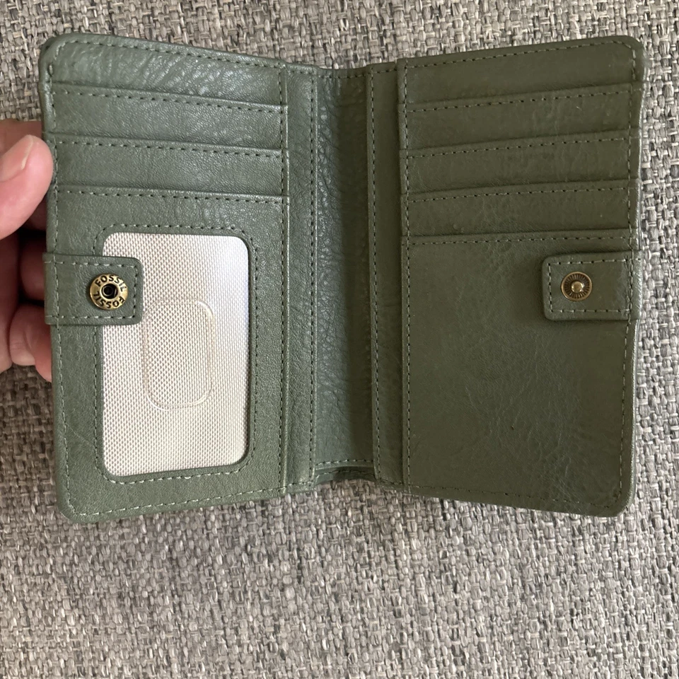 Cartera multifunción plegable de cuero verde de diseñador de lujo FOSSIL Lizal nueva sin etiquetas Foto 3 de 4