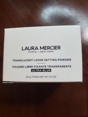 Laura Mercier Ultra Blur Loose Setting Powder, Translucent