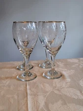 VTG Set of 4 Hardee’s Libbey Frosted Holly Berry Wine Glasses Gold Christmas 80s