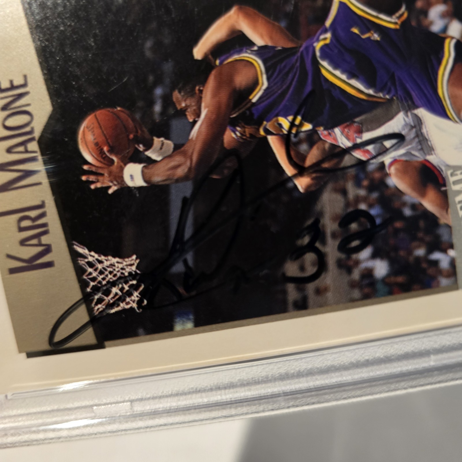 1991 NBA Hoops #499 Karl Malone Autograph PSA 9 AUTO 7 Utah Jazz Supreme Court view 2