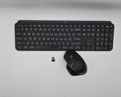 Logitech MX Keys Kabellose Tastatur + MX Master 2S Maus {Dongle} Combo