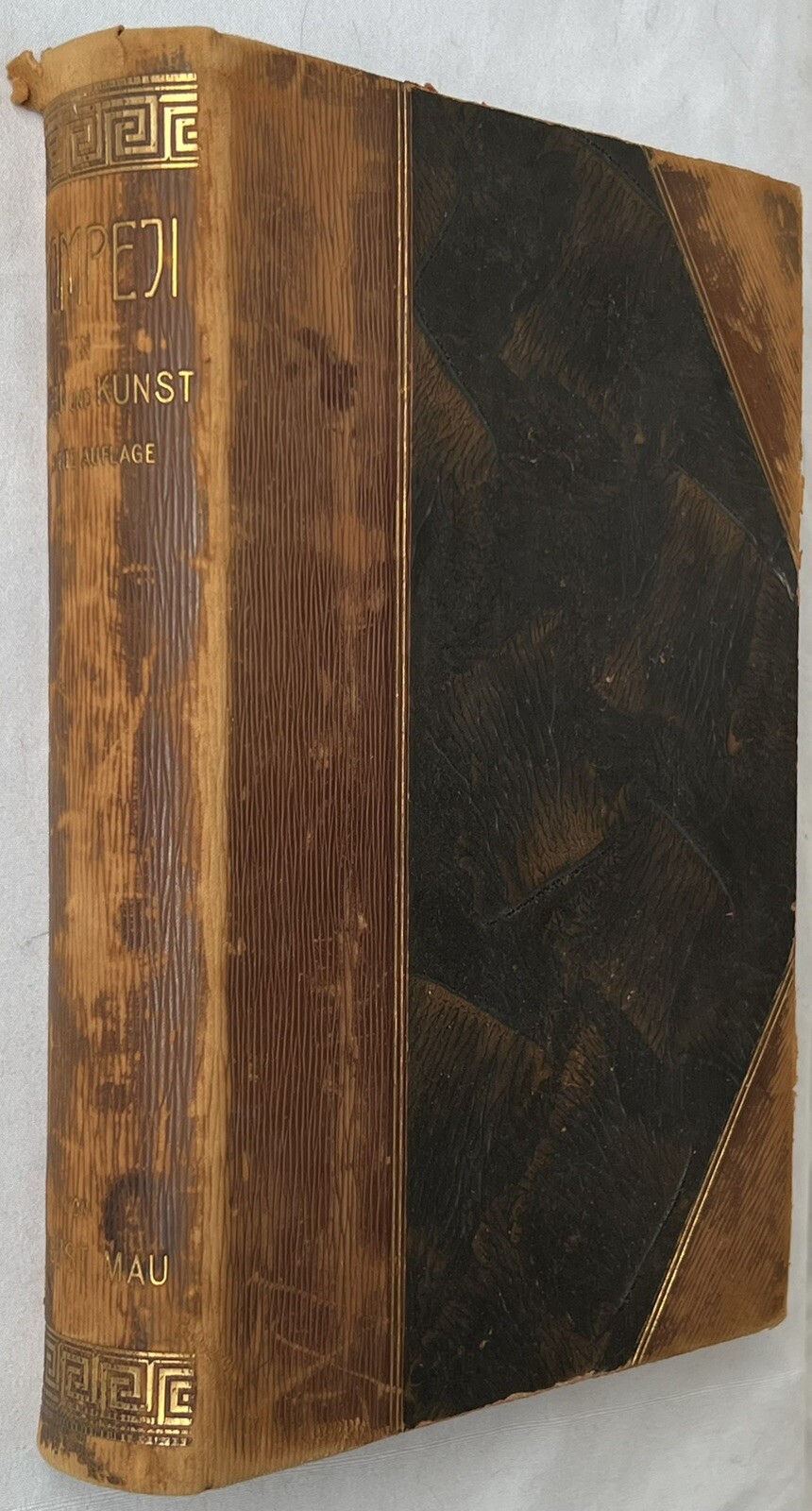 Foto 1 di 9