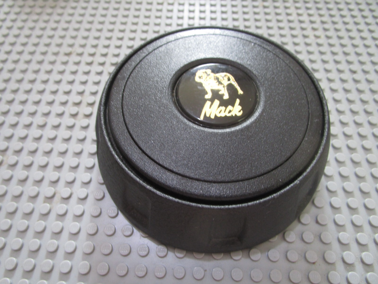 Genuine Mack 26MR31M Horn Button Replaces 20794779 for sale online  