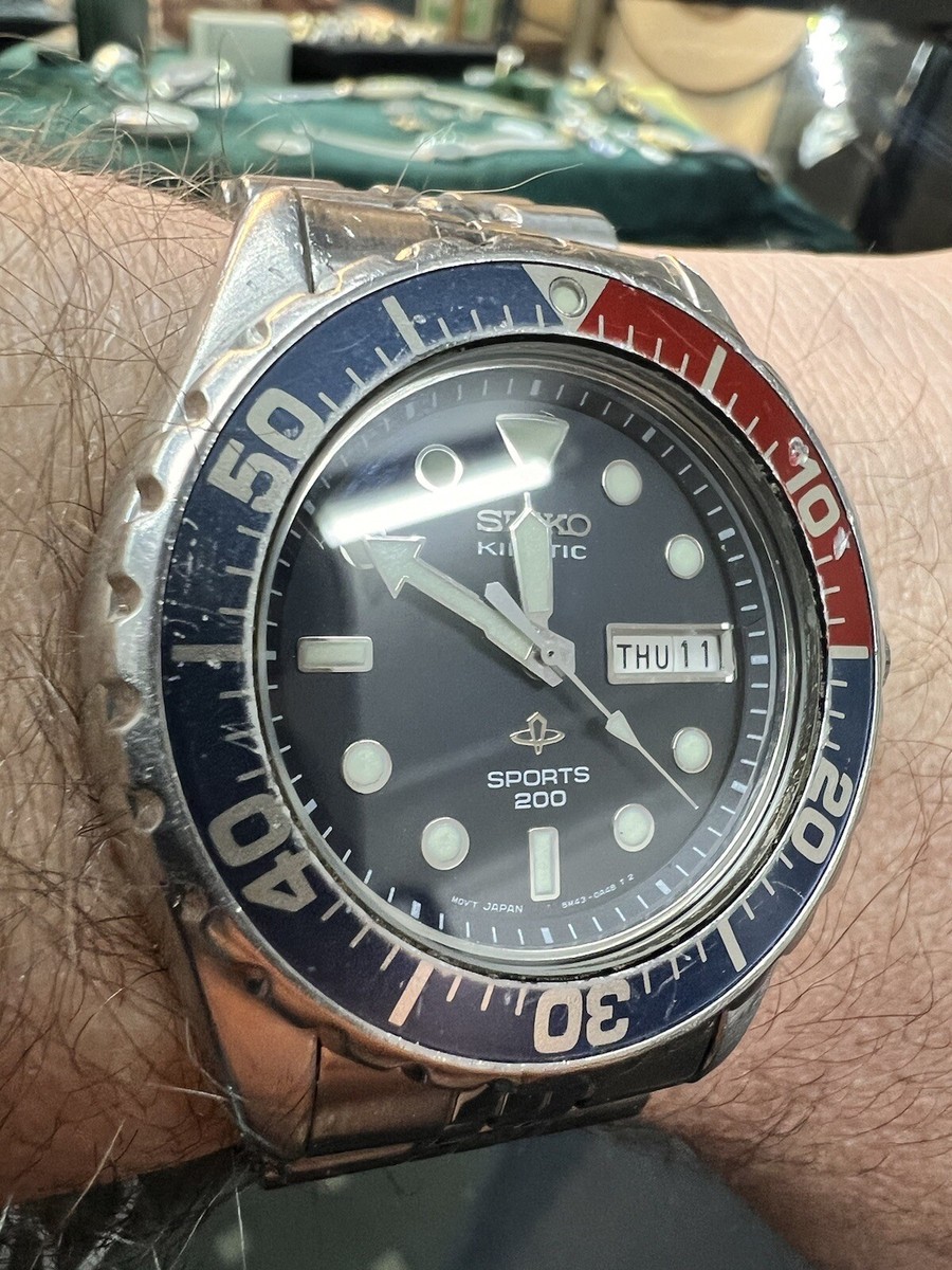 時計 SEIKO KINETIC SPORTS 200 5M43-0A40 1995 Seiko Kinetic Sports 200 5M43-0A40 – Mornington Watches