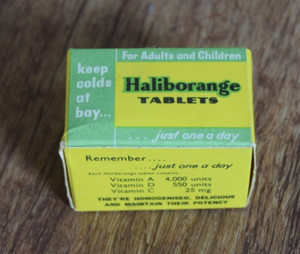 Vintage ? 1960’s Haliborange Tablets Packet AUSSTELLUNGSZWECKE - TV FILMREQUISIT
