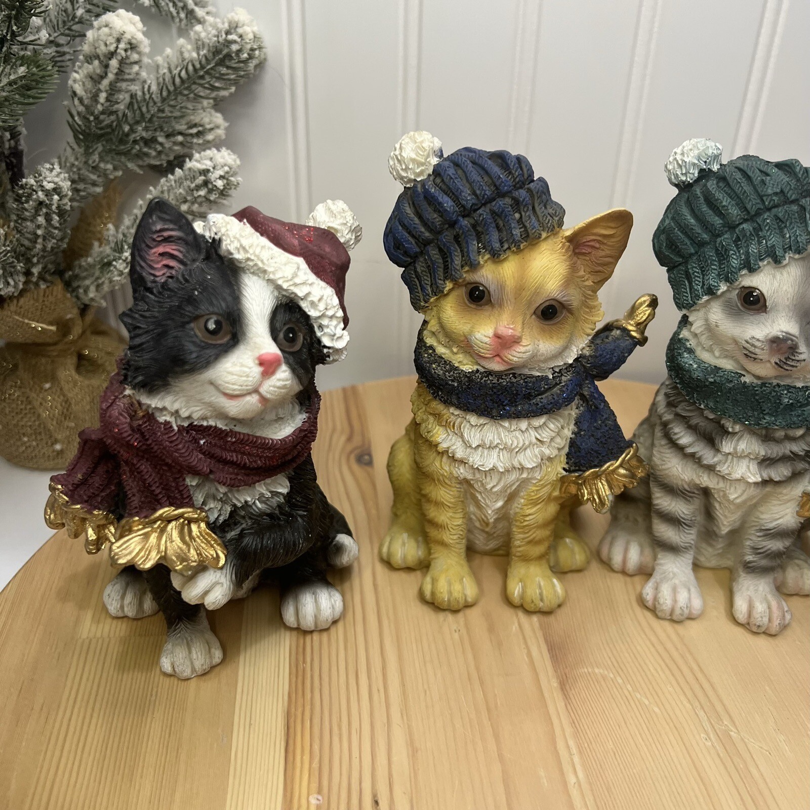 Jubilee Giftware Cat Kitten Figurine Christmas Holiday Winter Hat Lot