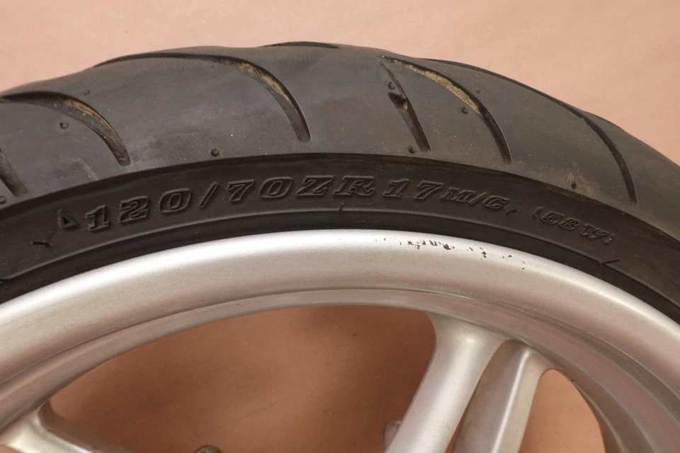 Llanta delantera Dunlop 120/70 ZR17 BMW K1200LT K1200 LT 1999-2004 Foto 4 de 4