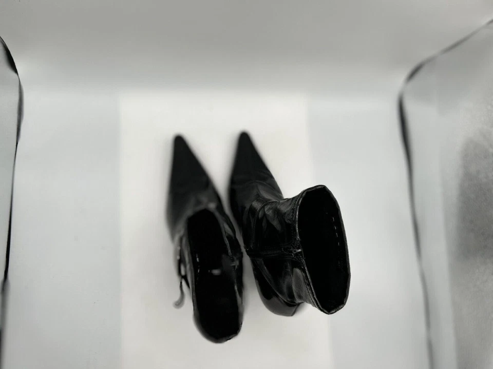 Женские мотоботы BCBGirls размер 9B тройные черные лакированная кожа на молнии с заостренным носком - Изображение 4 из 4