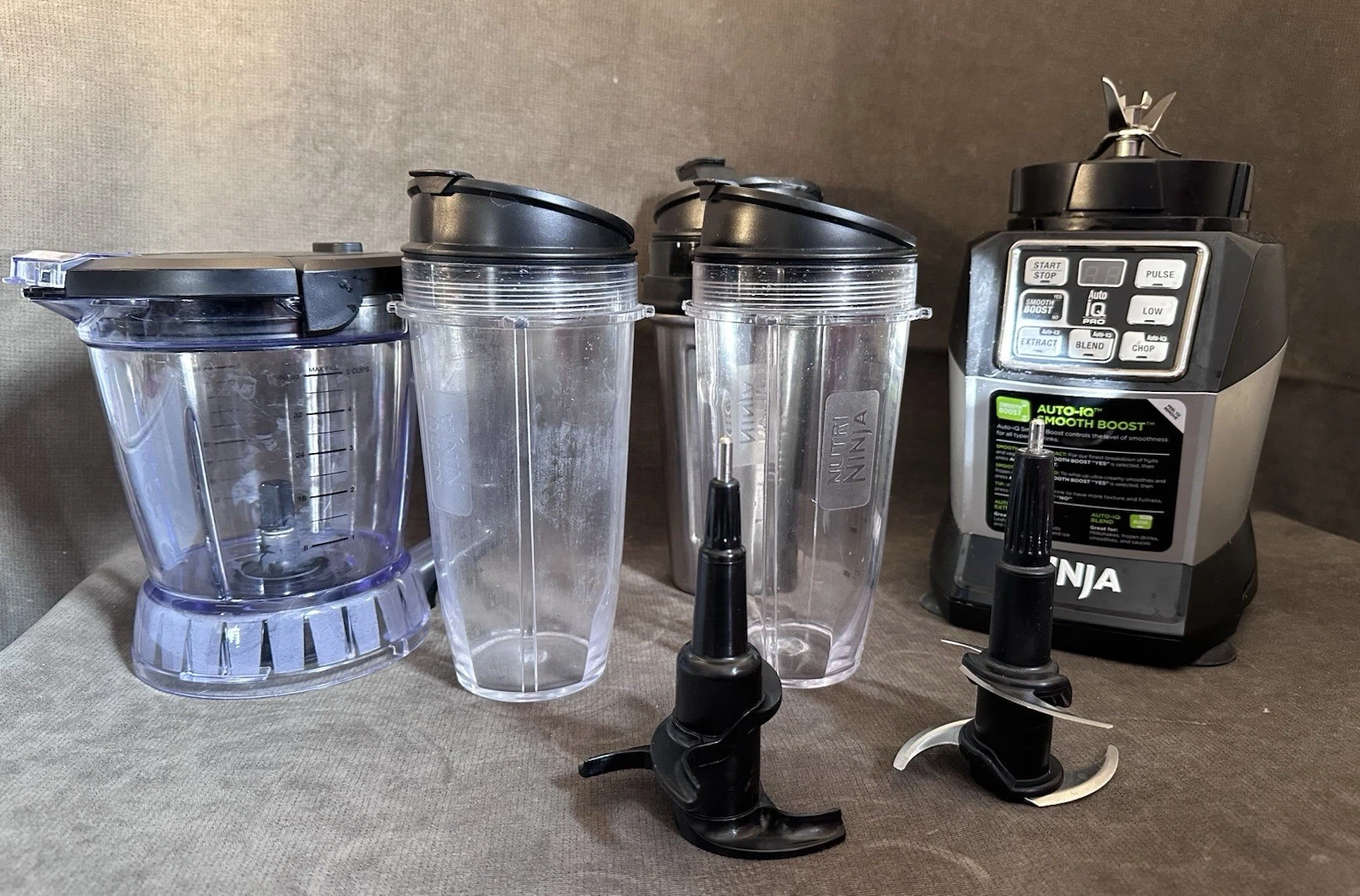 Ninja BL492 30 Auto-iQ Pro Smooth Boost Blender Cups Lids Blades Extras Works