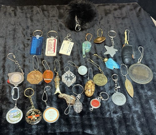 ANTIQUE/VINTAGE & COLLECTABLE KEYCHAIN LOT OF 26 PIECES - Picture 7 of 7
