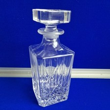 Quadratische Glaskaraffe mit Glasstopfen