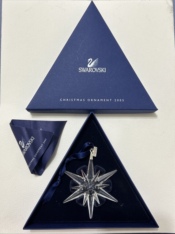 Swarovski 2005 ANNUAL CHRISTMAS ORNAMENT # 680502