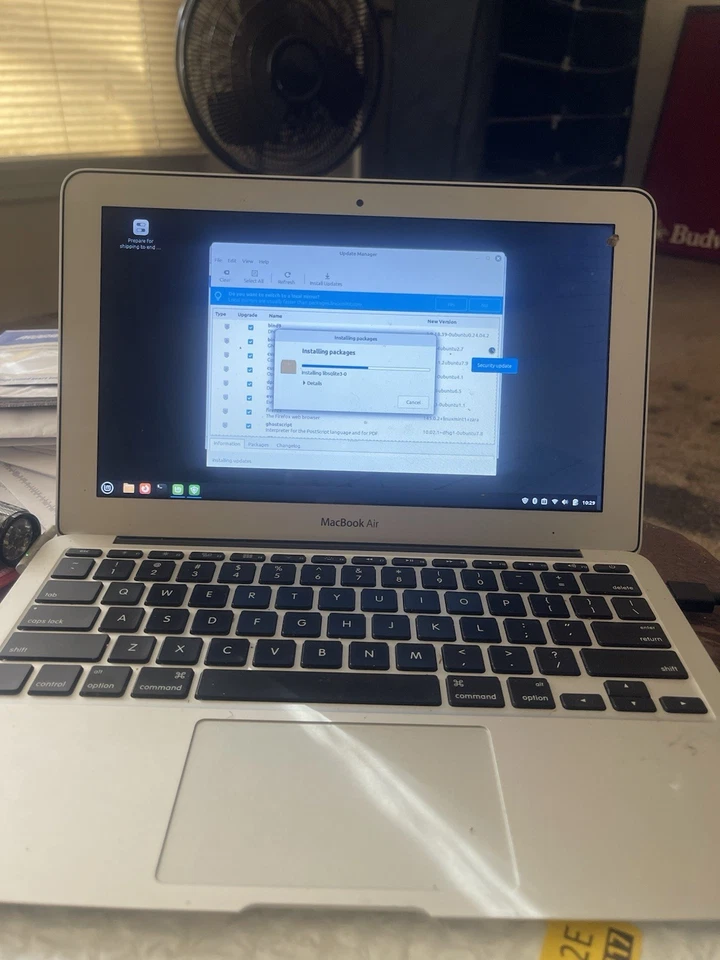 Apple MacBook Air A1466 128 ГБ SSD, 4 ГБ RAM, I5 1,6 ГГц, 13-дюймовый экран, ОС Linux - Изображение 3 из 3