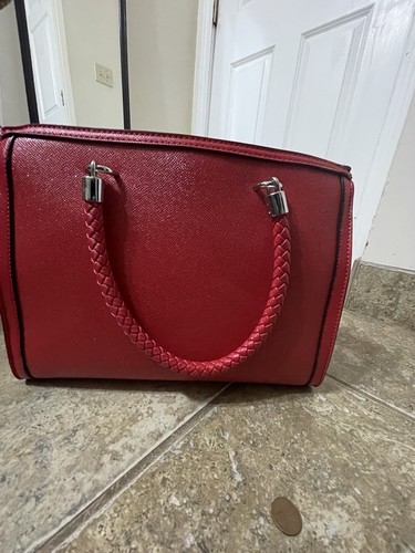 Guess Purse - Picture 3 of 8