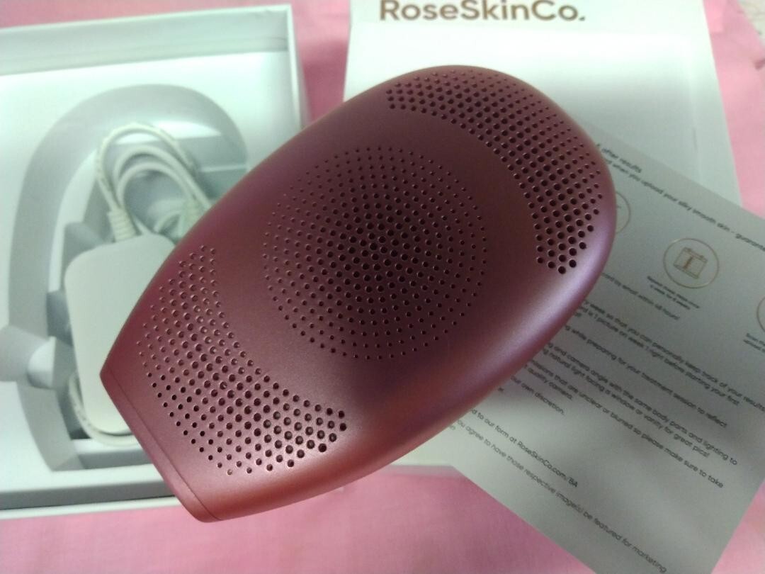 RoseSkinCo Lumi IPL Hair Removal Handset Pink Gold Colored RoseSkinCo Lumi IPL Hair Removal Handset Pink Gold Colored