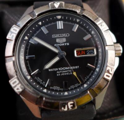 Sporty, Chunky Large Size 41mm Black Dial Seiko 5 7S36 01X0 Day