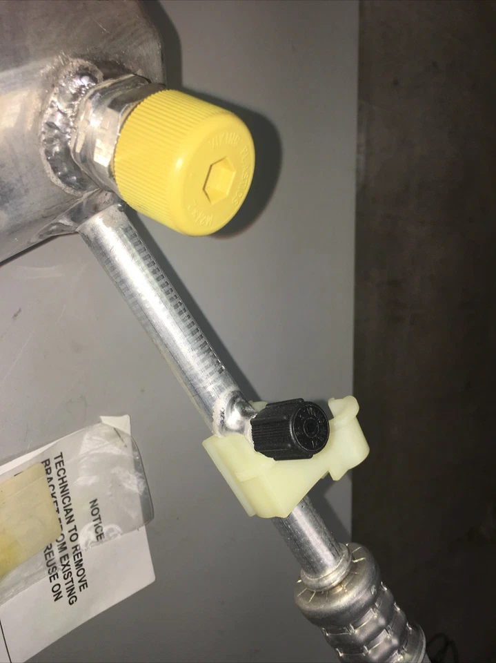 Genuine GM Accumulator 2724974 98-99 CHEV PRIZM - Image 4 of 4