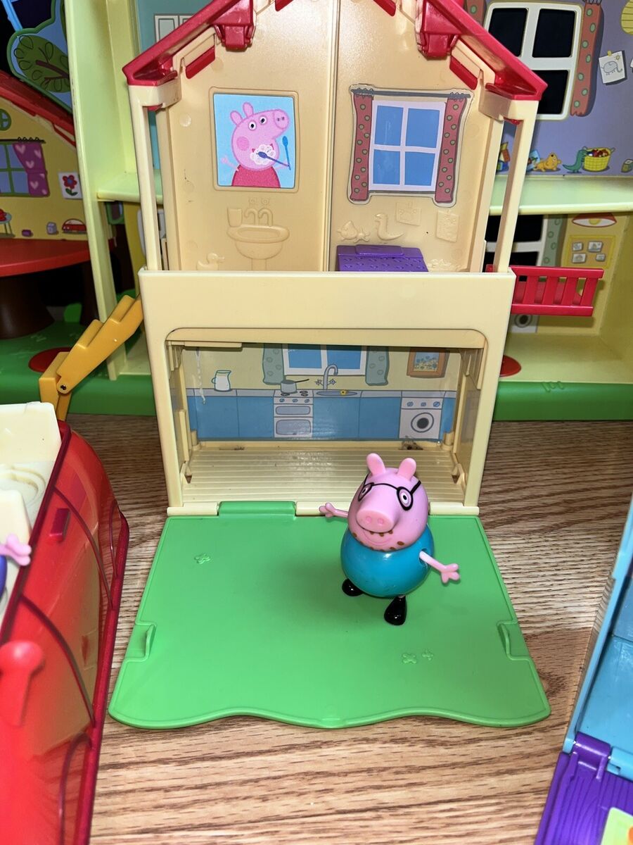 Peppa Pig's House Playset with 4 Figures Fold Out House with Carrying  Handle