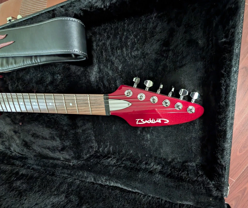 Backlund 100 Guitar By Eastwood -PAU FERRO FRETBOARD RED WITH HARDCASE AND STRAP - Image 4 of 4