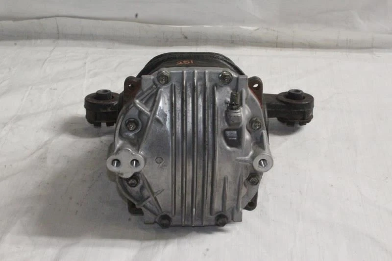 Lexus LS460 XF40 2007 sedán #251 diferencial relación 2,937 tracción trasera Foto 4 de 4