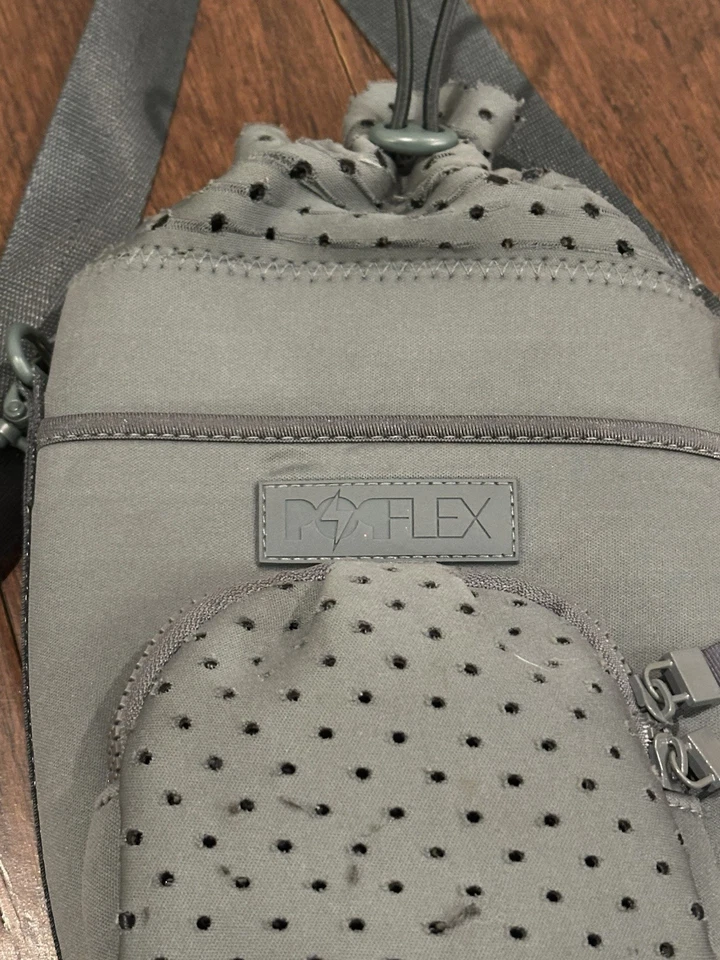 Mochila tiracolo PopFlex transportadora de garrafa de água estilingue cinza verde ajustável - Imagem 2 de 4