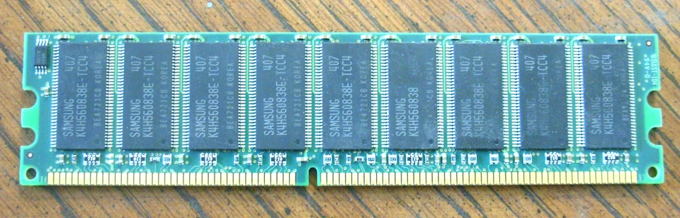 M381L6423ETM-CC4 Samsung 512MB DDR ECC PC-3200 400Mhz X2=1 GB Foto 4 de 4