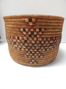 ANTIQUE EXTRA FINE NW COASTAL SALISH IMBRICATED BASKET - CLEAN !