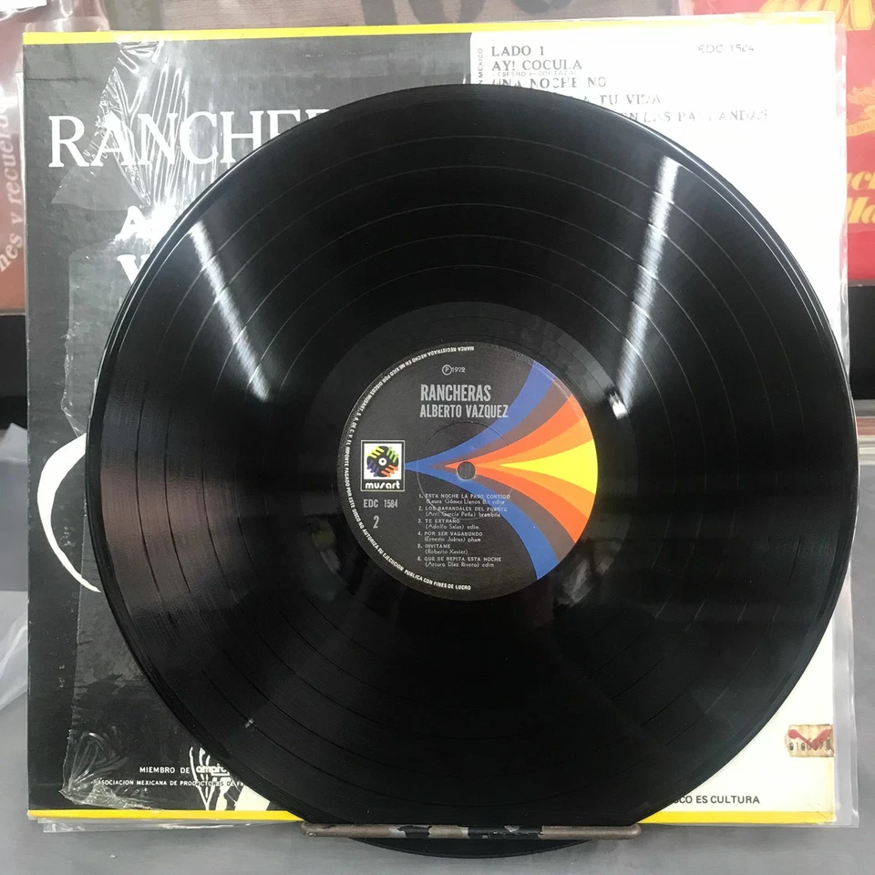 ALBERTO VAZQUEZ -RANCHERAS- 1972 TRIPLE MEXICAN LP - Image 4 of 4