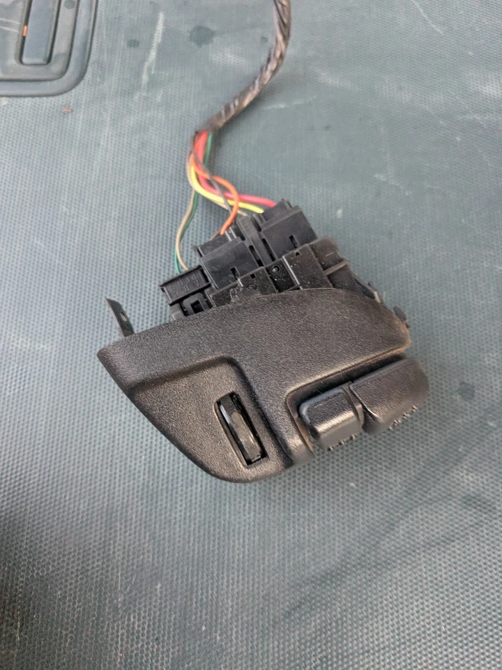 Переключатель фар головного света Chevrolet Lumina APV Van II 10156142 - Изображение 2 из 3