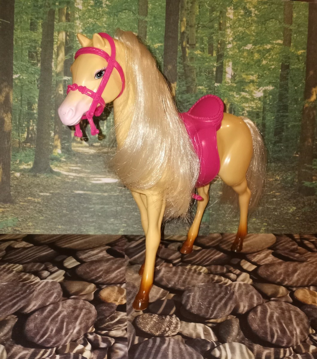 Barbie - Coffret avec Poupée Brune (30 cm) et Cheval - Rênes Roses, Selle et Bride, Casque Rose