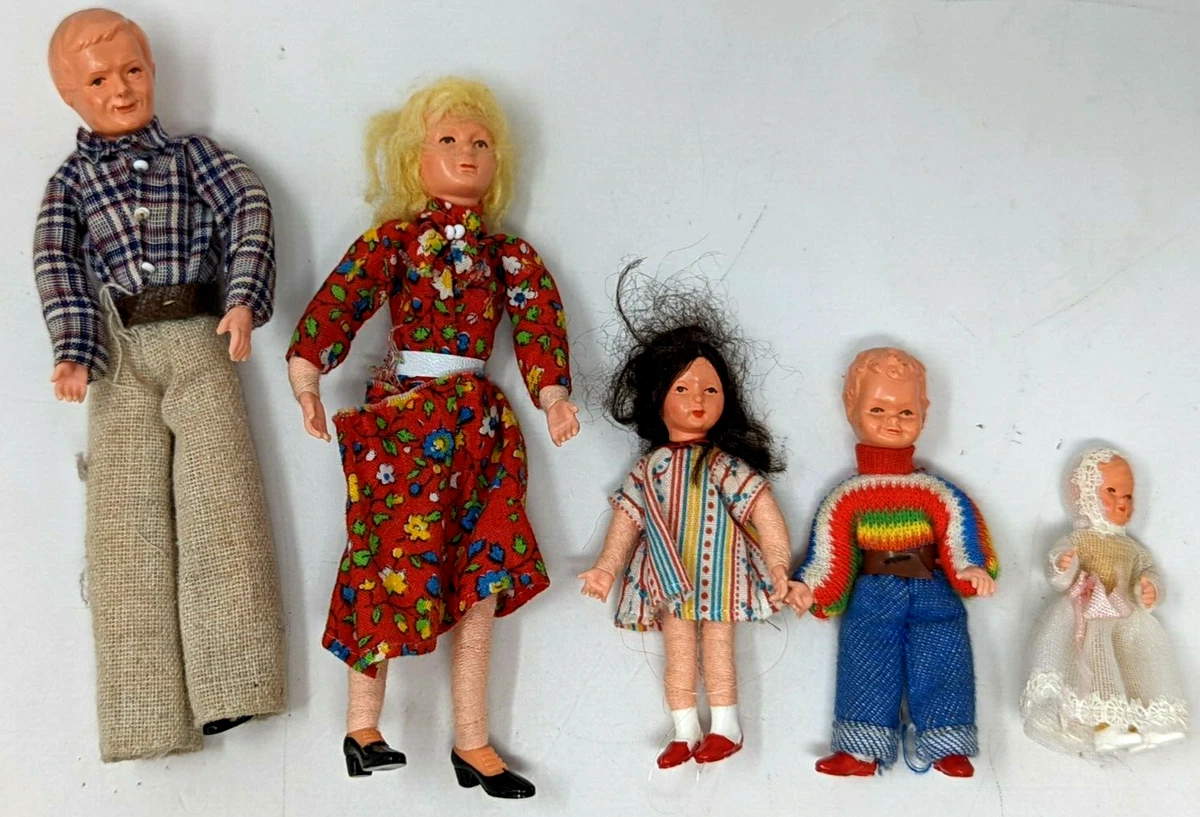 Vintage hotsell dollhouse family