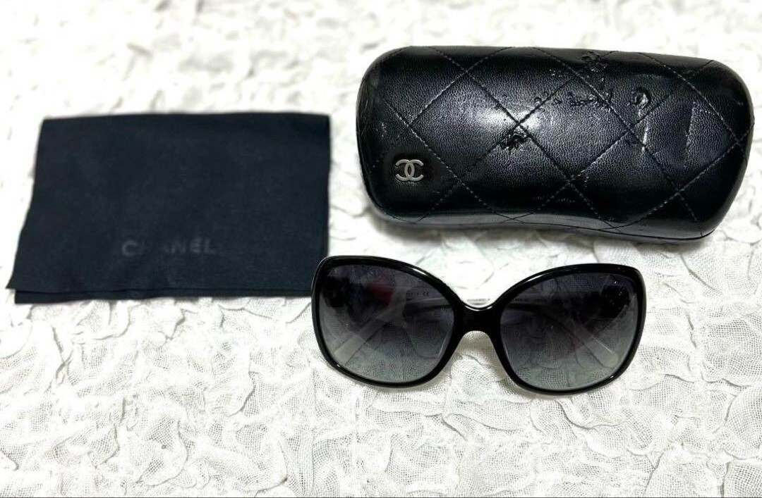 CHANEL 5174-A White Coco Logo Sunglasses Plastic Frame