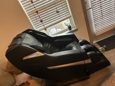 Brookstone Massage Chair   Heat  Bluetooth Speakers   Works slightly used