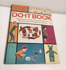 McCall?s Golden Do It LARGE children?s book of crafts Circa 1971 knittin F199