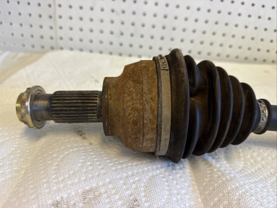 Eje delantero izquierdo BMW 325i 330xi E46 sedán eje articulación CV se adapta 01-05 Foto 2 de 4